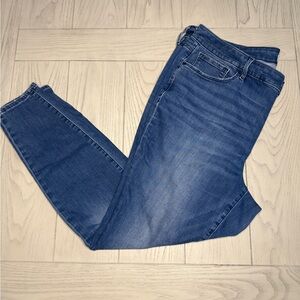 Women’s Athleta skinny jeans